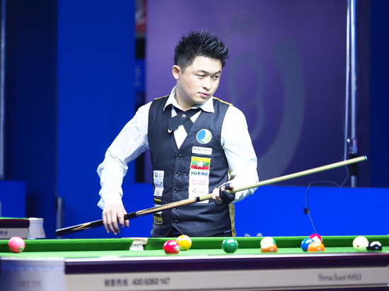 来推动足球 来推动足球