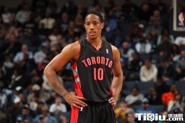 许多球迷和 许多球迷和